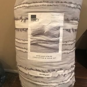 Dormify Twin XL bedding